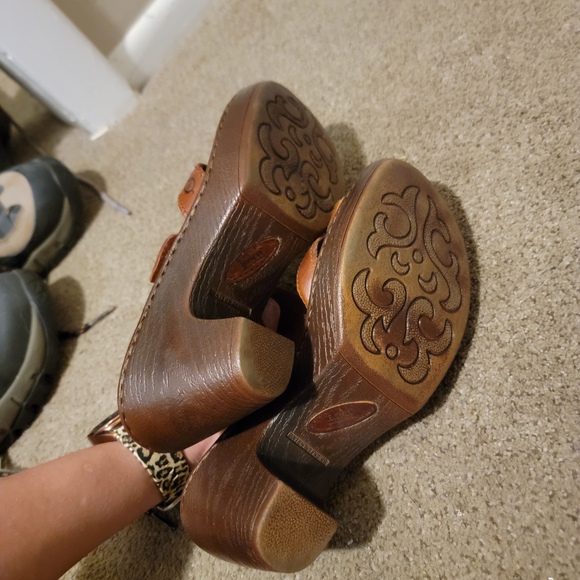 Brown Leather Women's Heeled Sandals - Picture 5 of 5
